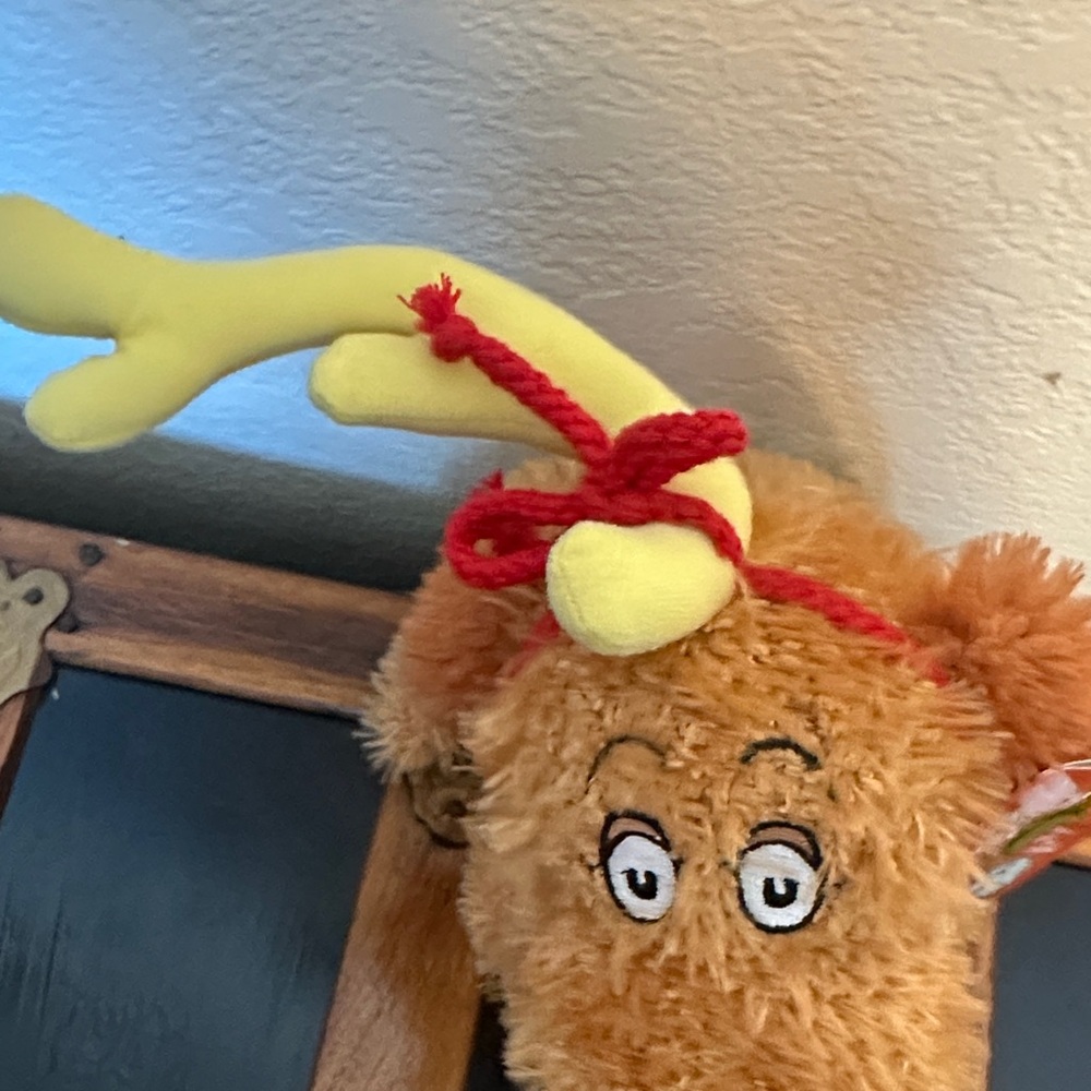 Dr. Seuss Max Plush - Brown and Yellow - Picture 3 of 6